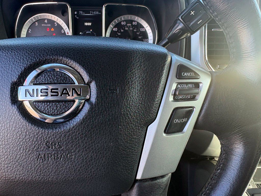 Used 2018 Nissan Titan SV w/ SV Convenience Package RWD image 18