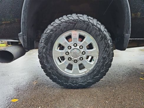 Used 2021 Chevrolet Silverado 3500 LTZ w/ LTZ Plus Package image 13