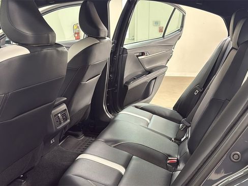 Certified 2025 Toyota Camry SE image 15