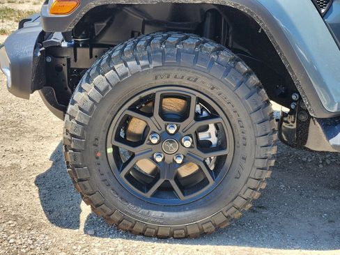 New 2026 Jeep Gladiator Sport AWD/4WD image 7