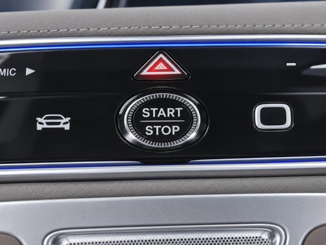 Used 2023 Mercedes-Benz EQS 580 4MATIC SUV image 17