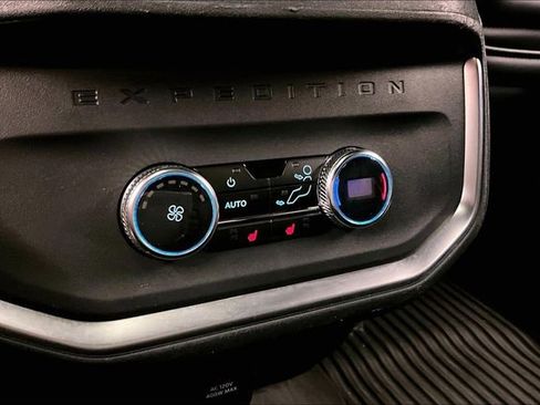 Used 2025 Ford Expedition Tremor AWD/4WD image 33