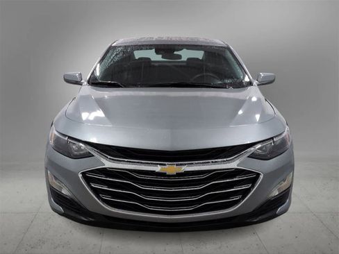 Used 2024 Chevrolet Malibu LT image 3