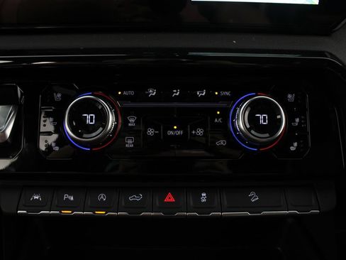 New 2026 GMC Sierra 1500 AT4 w/ AT4 Premium Package AWD/4WD image 8