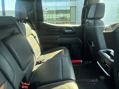 Used 2024 GMC Sierra 1500 AT4 w/ Technology Package AWD/4WD image 13