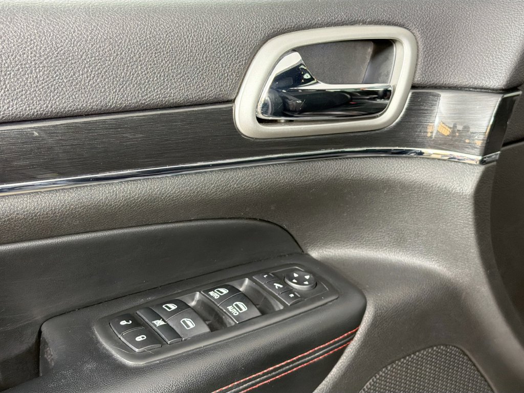 Used 2017 Jeep Grand Cherokee Trailhawk AWD/4WD image 27
