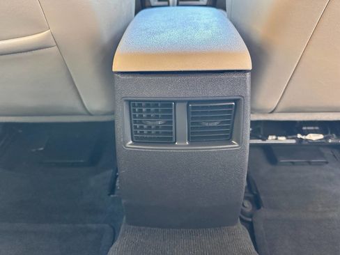 Used 2006 Chrysler 300 C RWD image 70