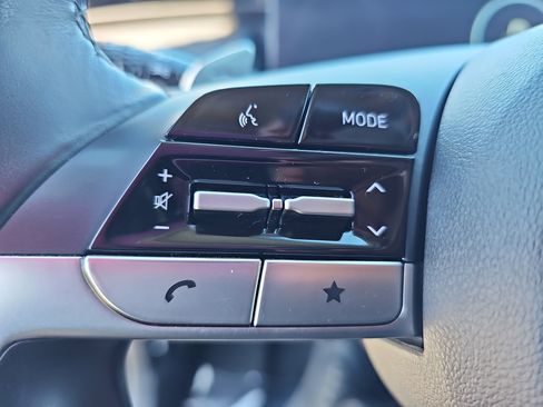 Used 2022 Hyundai Tucson Limited image 17