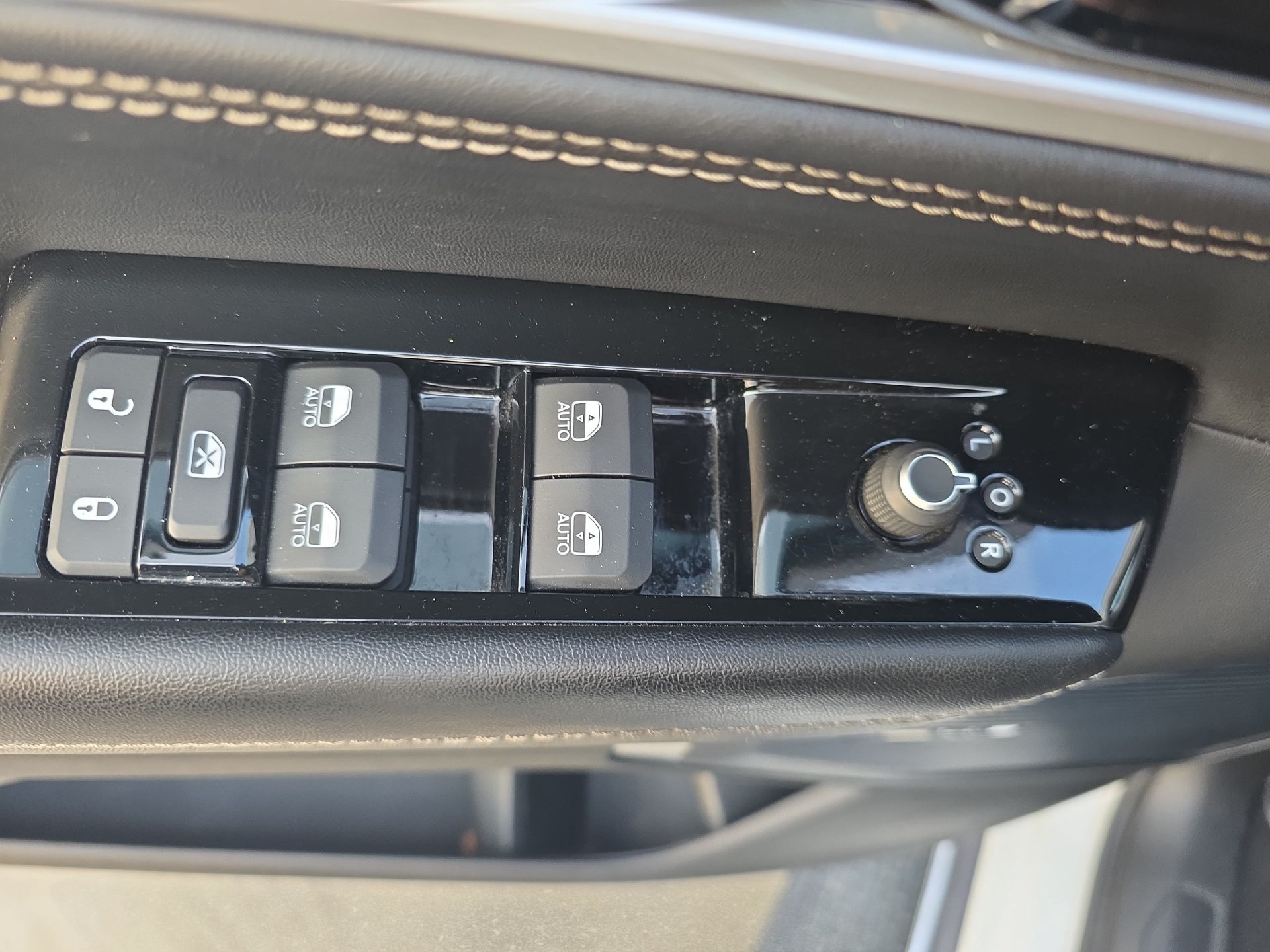 Used 2022 Jeep Wagoneer Series II AWD/4WD image 27