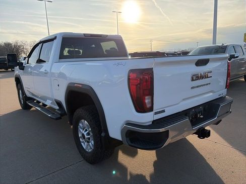 Used 2022 GMC Sierra 2500 SLE w/ SLE Value Package; image 6