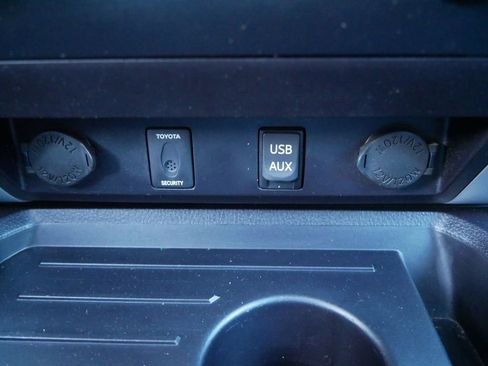 Certified 2016 Toyota Tundra Limited image 31