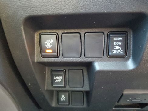 Used 2024 Nissan Frontier SV w/ SV Convenience Package image 29