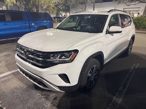 Used 2023 Volkswagen Atlas SE image 2