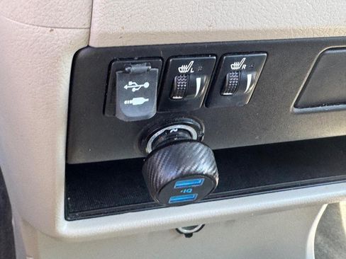 Used 2015 Toyota Sienna XLE w/ XLE Navigation Package FWD image 22