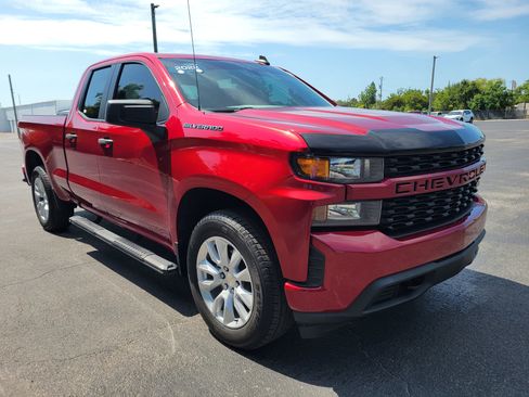 Used 2022 Chevrolet Silverado 1500 Custom w/ Safety Confidence Package RWD image 3