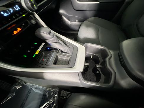 Used 2025 Toyota RAV4 XLE w/ Convenience Package FWD image 25