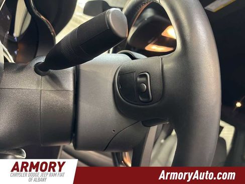 Used 2019 Jeep Grand Cherokee Laredo image 13