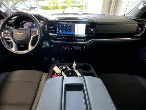 Used 2025 Chevrolet Silverado 1500 LT RWD image 6