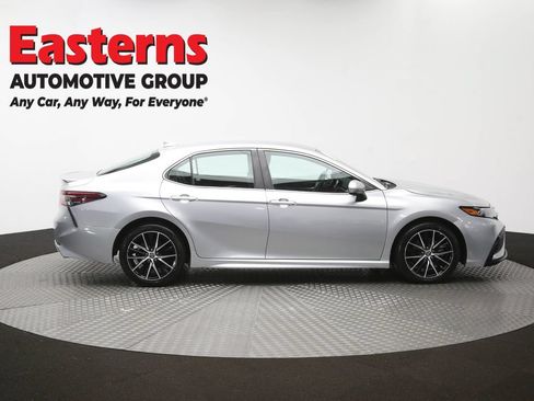 Used 2021 Toyota Camry SE w/ Carpet Mat Package (TMS) FWD image 44