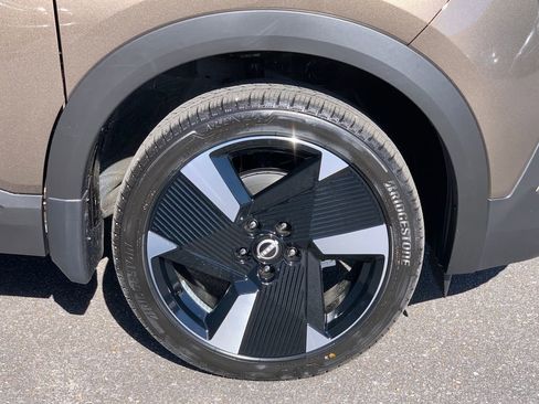 New 2026 Nissan Kicks SR w/ Cold Weather Package FWD image 6