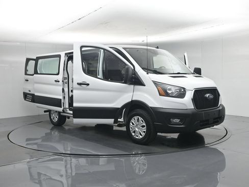 Certified 2025 Ford Transit 250 Low Roof w/ Exterior Upgrade Package RWD image 32