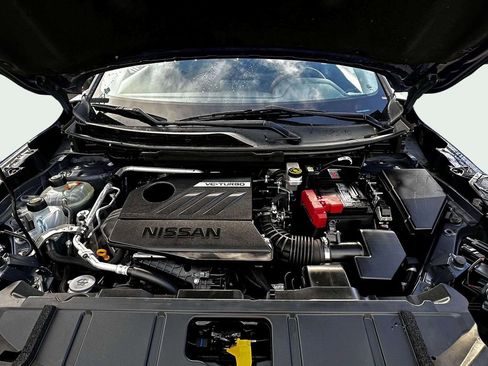 Used 2023 Nissan Rogue S image 10