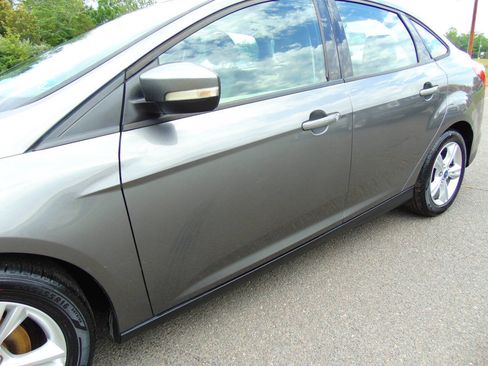 Used 2013 Ford Focus SE FWD image 29