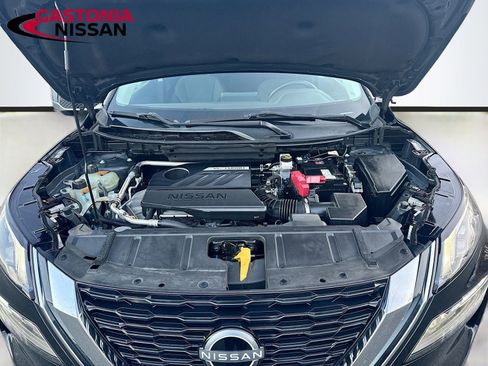 Used 2023 Nissan Rogue SV image 36