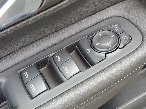 Used 2022 GMC Terrain SLE w/ Driver Convenience Package image 26