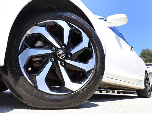 Used 2016 Honda Accord EX-L image 25