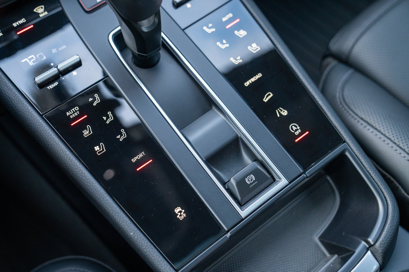 Certified 2026 Porsche Macan AWD/4WD image 20