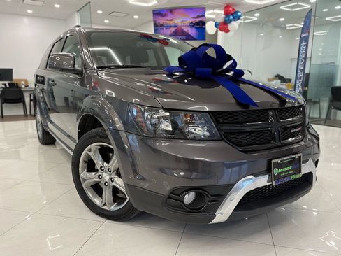 Used 2017 Dodge Journey Crossroad FWD image 3