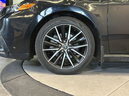 Used 2021 Toyota Camry SE FWD image 25