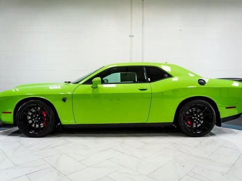 Used 2023 Dodge Challenger SRT Hellcat w/ Driver Convenience Group image 8