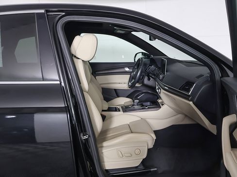 Used 2022 Audi Q5 2.0T Premium w/ Convenience Package image 30