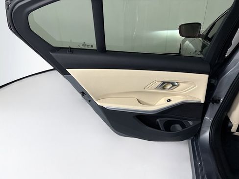 Used 2025 BMW 330i Sedan w/ Convenience Package RWD image 27