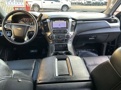 Used 2018 Chevrolet Suburban LT image 18