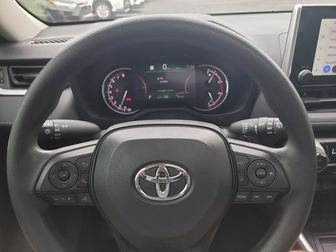 Certified 2025 Toyota RAV4 XLE image 30