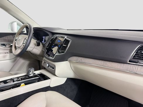 Certified 2023 Volvo XC90 B5 Plus w/ Protection Package AWD/4WD image 30