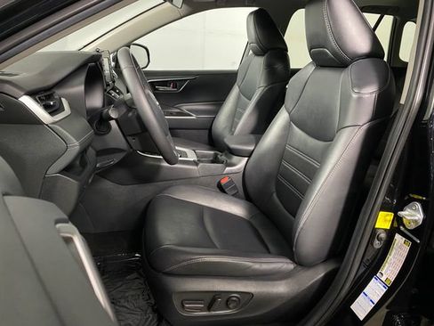 Used 2021 Toyota RAV4 XLE Premium AWD/4WD image 10