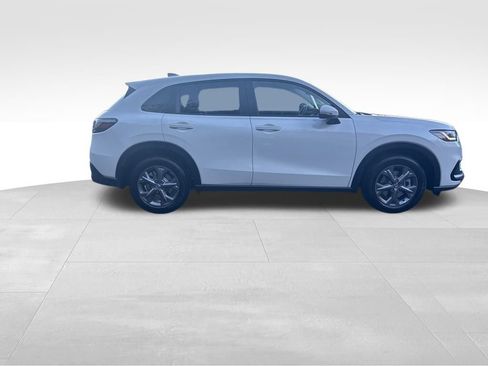 New 2026 Honda HR-V LX image 8