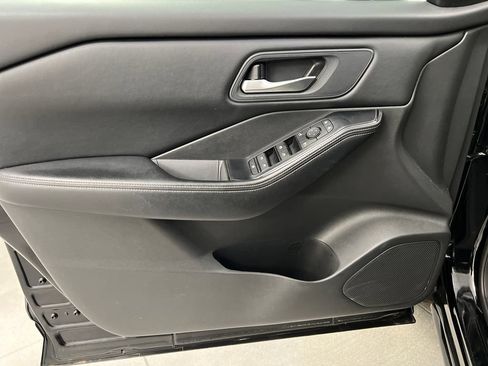 Used 2024 Nissan Rogue SV AWD/4WD image 14