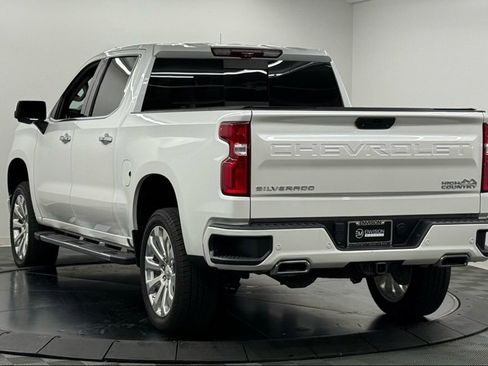 Used 2021 Chevrolet Silverado 1500 High Country w/ Technology Package image 10