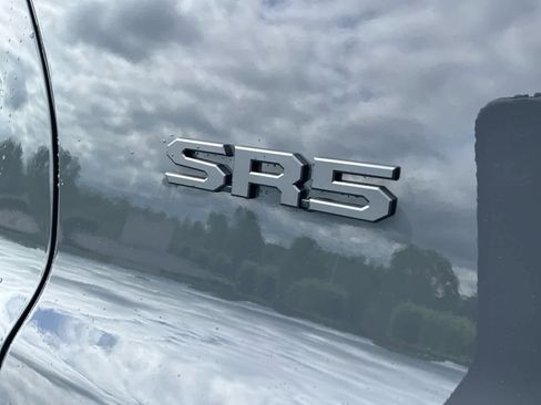 New 2026 Toyota 4Runner SR5 AWD/4WD image 17