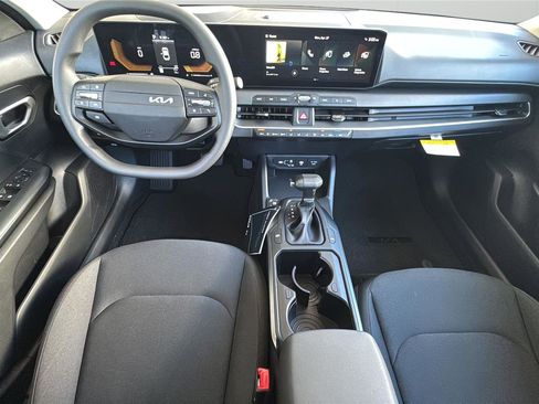 New 2026 Kia K4 FWD image 22