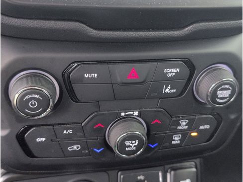 Used 2023 Jeep Renegade Trailhawk image 16