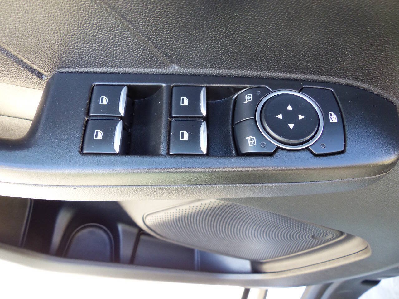 Used 2021 Ford Escape SE FWD image 19