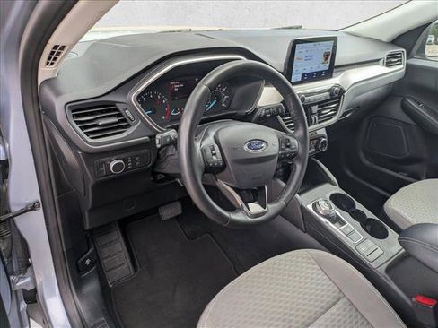 Used 2022 Ford Escape SE w/ Convenience Package FWD image 9