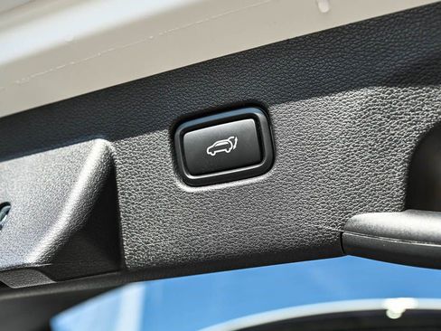 New 2026 Kia Sportage EX w/ EX Panorama Roof Package image 9