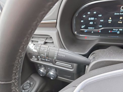 Used 2024 GMC Yukon SLE AWD/4WD image 17
